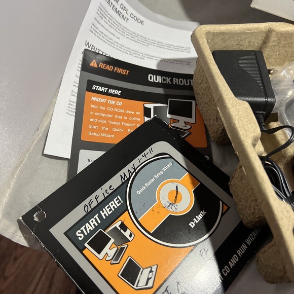 D-Link DIR-615-CS 300 Mbps 1-Port 10/100 Wireless N Router - Picture 3 of 4